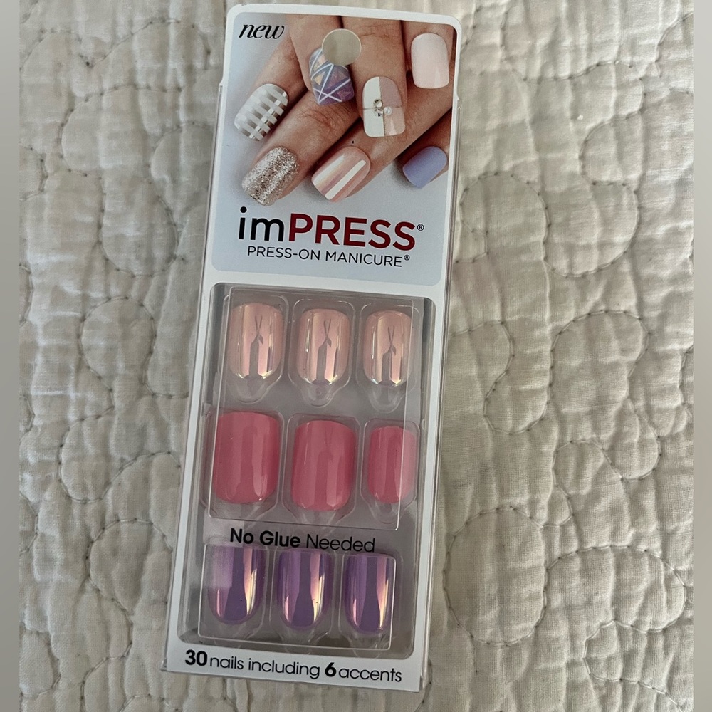 Press on nails